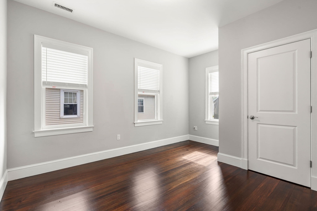 9-11 Trowbridge St # 11