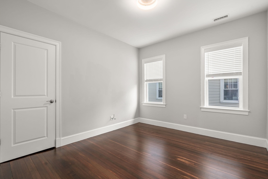 9-11 Trowbridge St # 11
