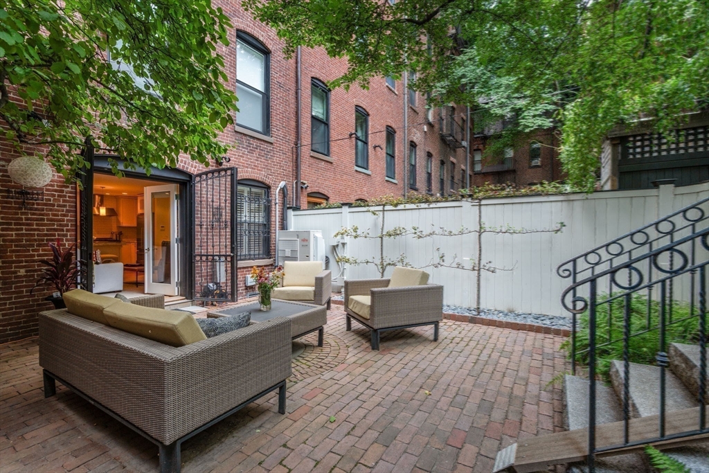 342 Marlborough St # 1