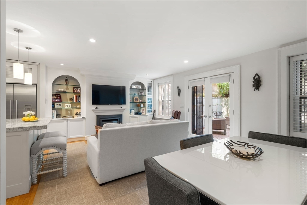 342 Marlborough St # 1