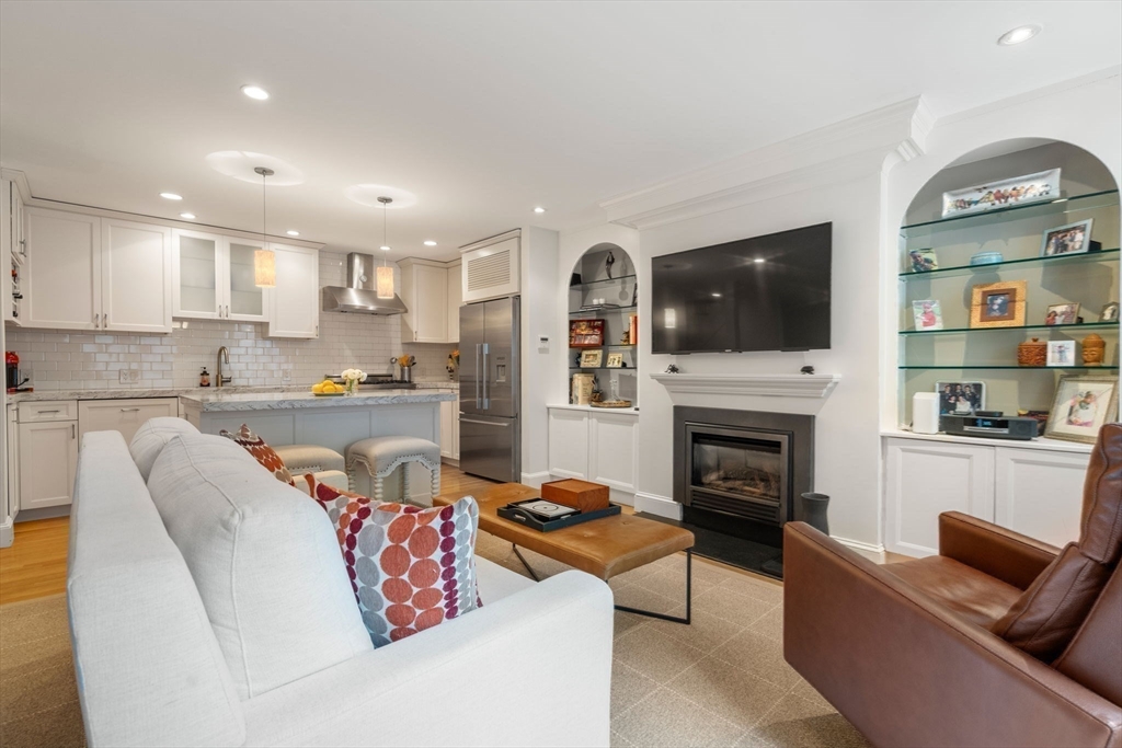 342 Marlborough St # 1