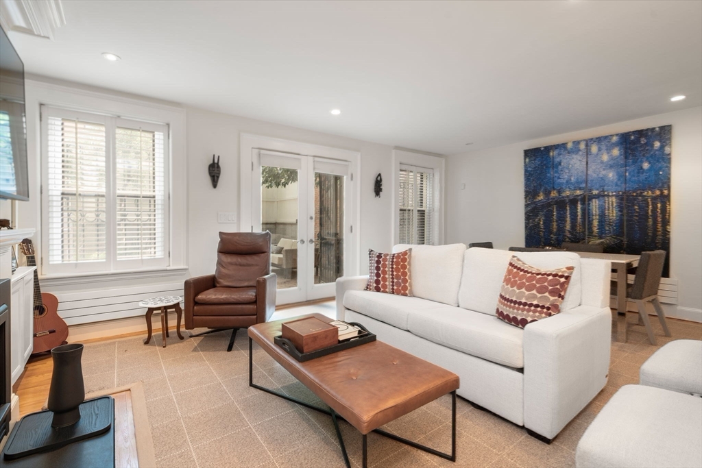 342 Marlborough St # 1