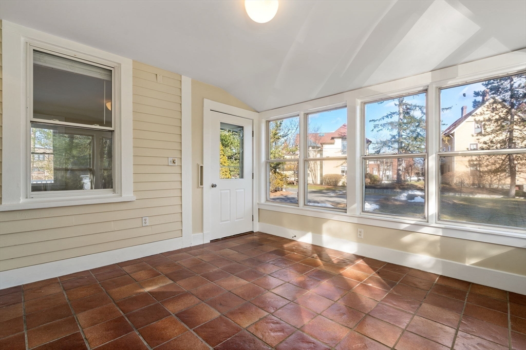 40 Myrtle Ave