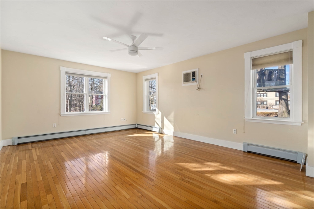 40 Myrtle Ave