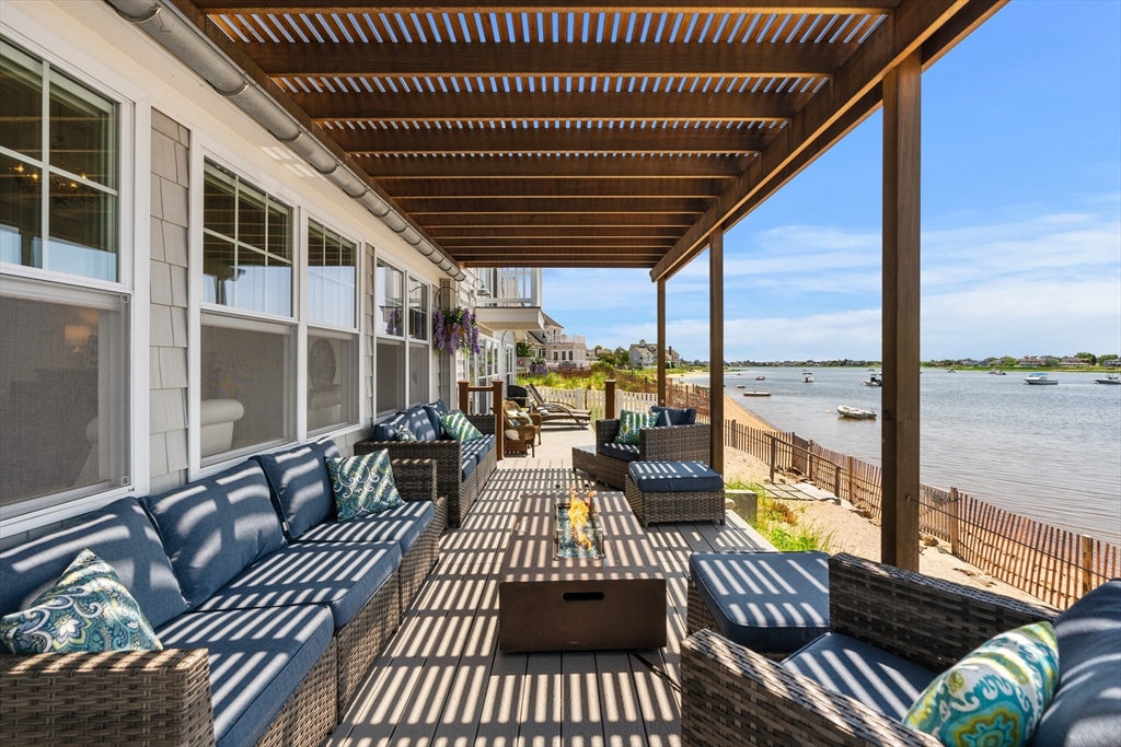 7 Harbor St