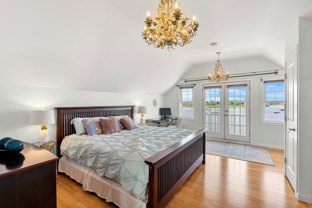 7 Harbor St