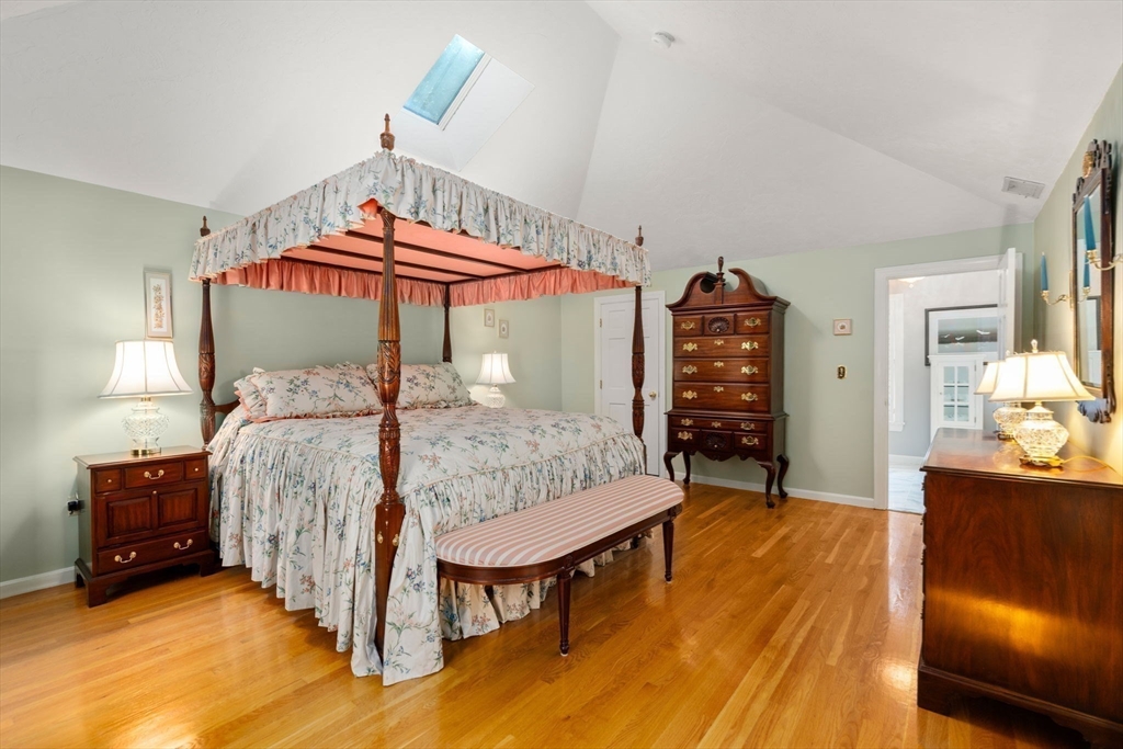 8 Sutton Pl