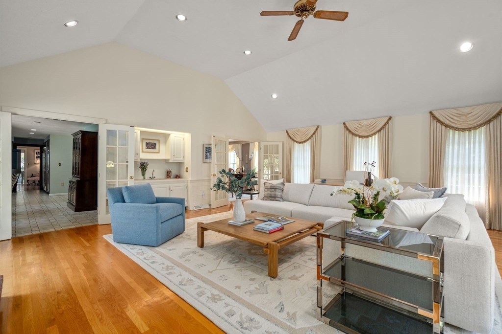 8 Sutton Pl