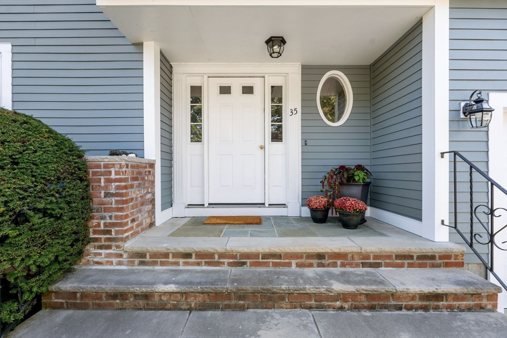 35 Lynn Road