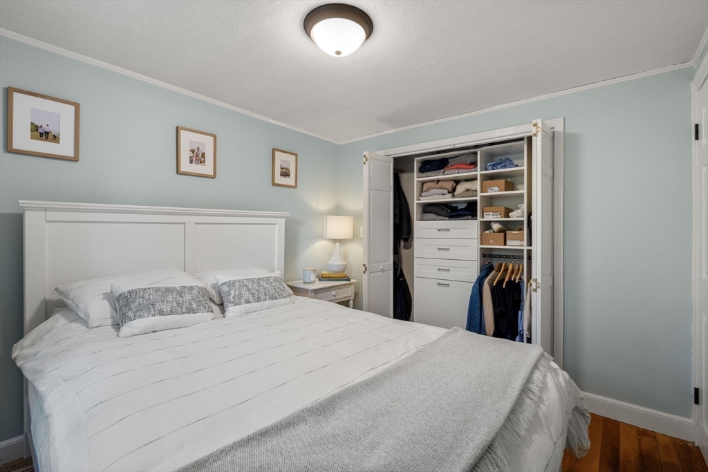 11 Londonderry Rd