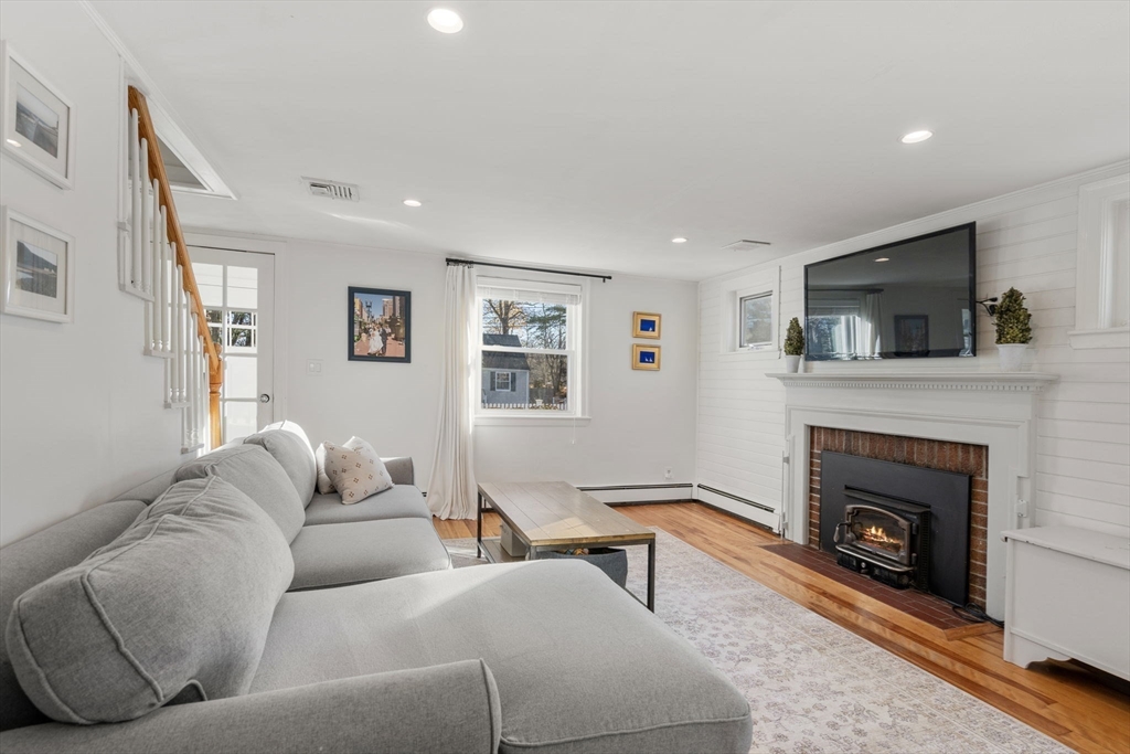 11 Londonderry Rd