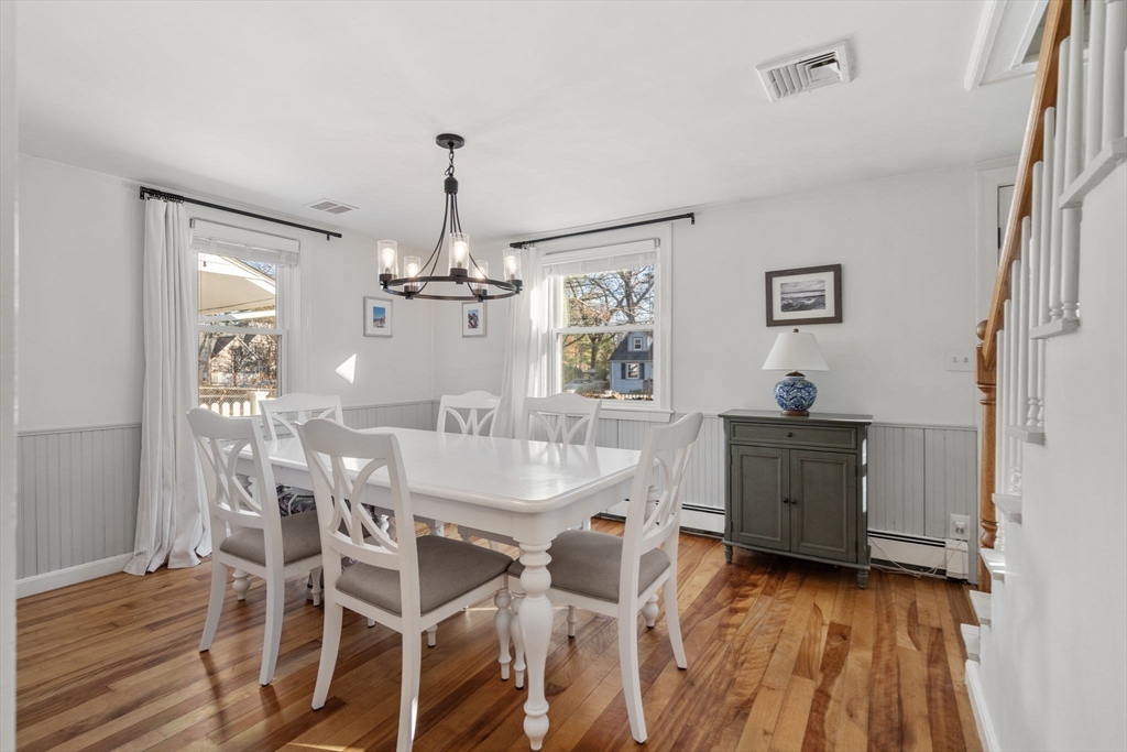 11 Londonderry Rd