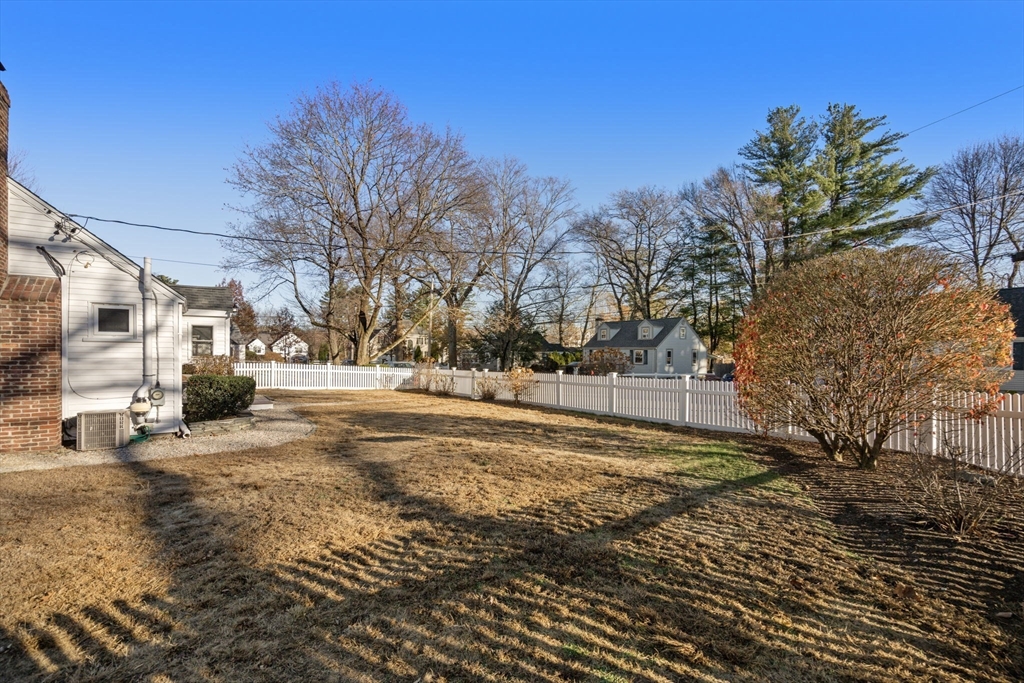 11 Londonderry Rd