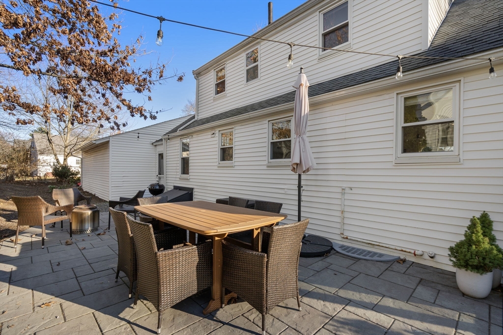 11 Londonderry Rd