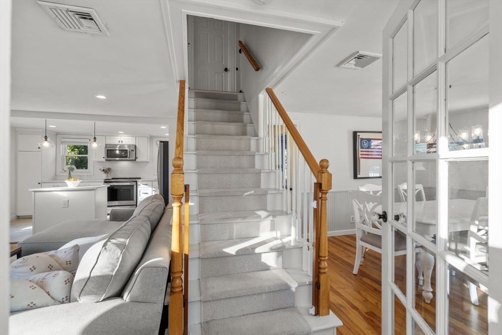 11 Londonderry Rd