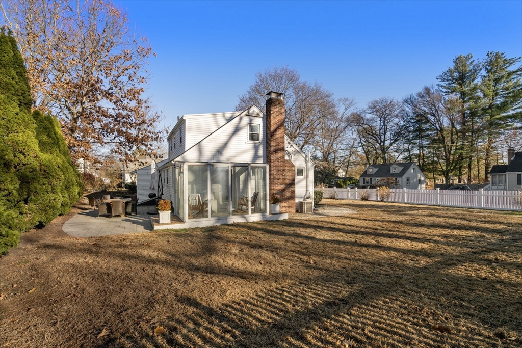 11 Londonderry Rd