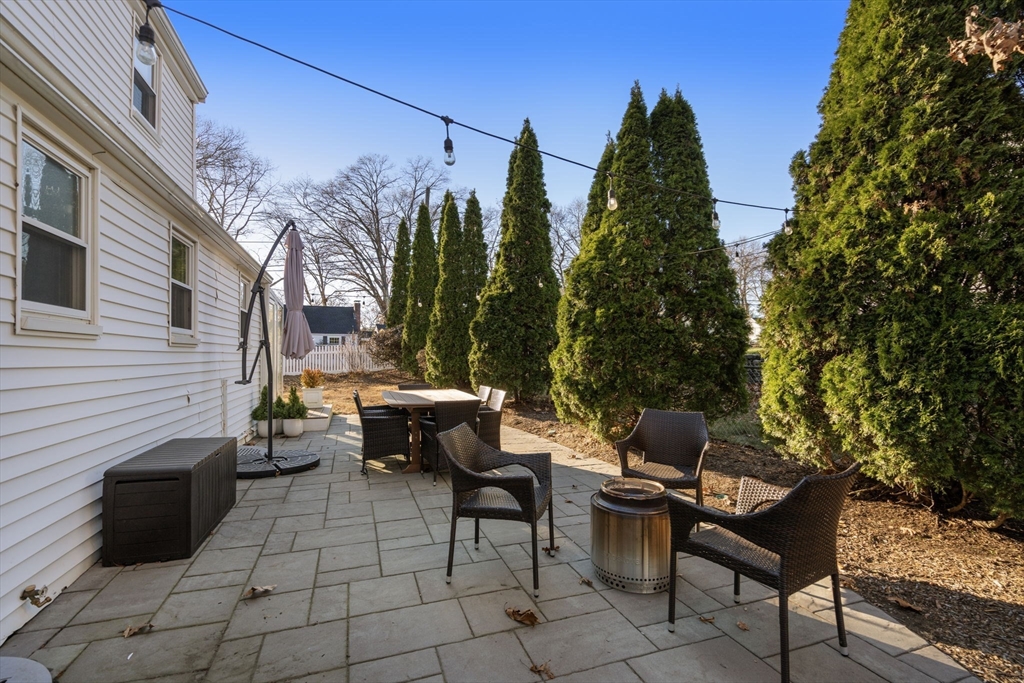 11 Londonderry Rd