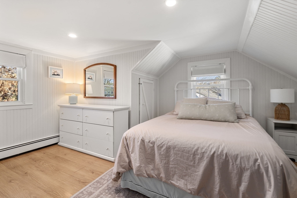 11 Londonderry Rd