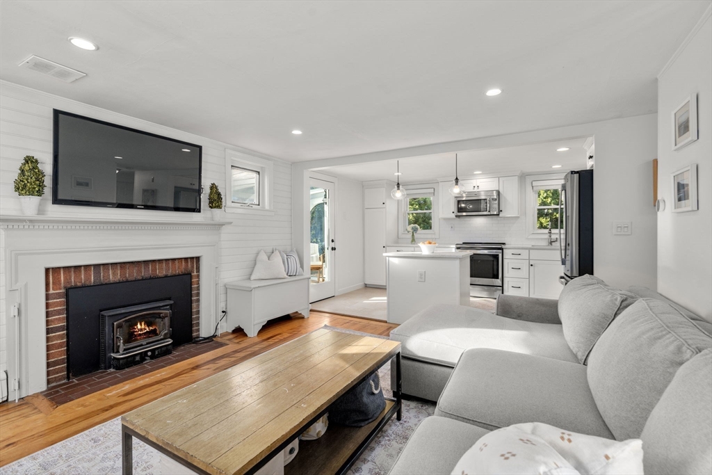 11 Londonderry Rd