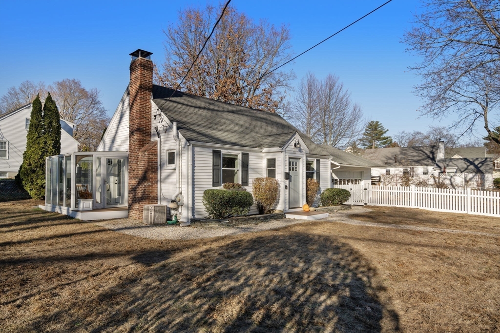 11 Londonderry Rd