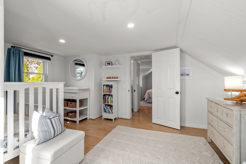 11 Londonderry Rd