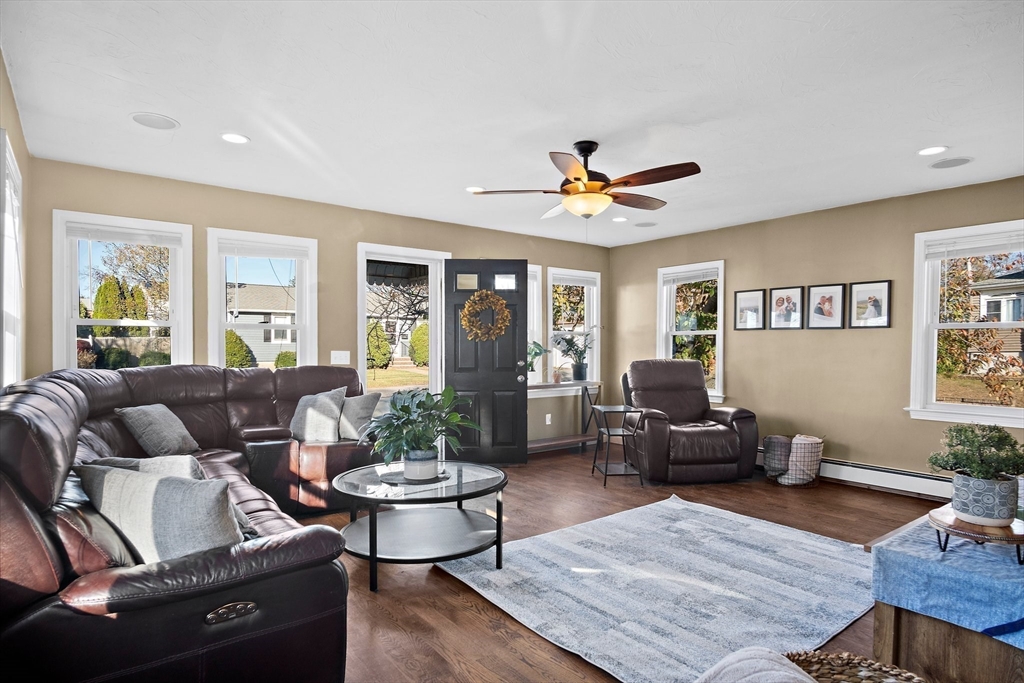 37 Pelican Rd