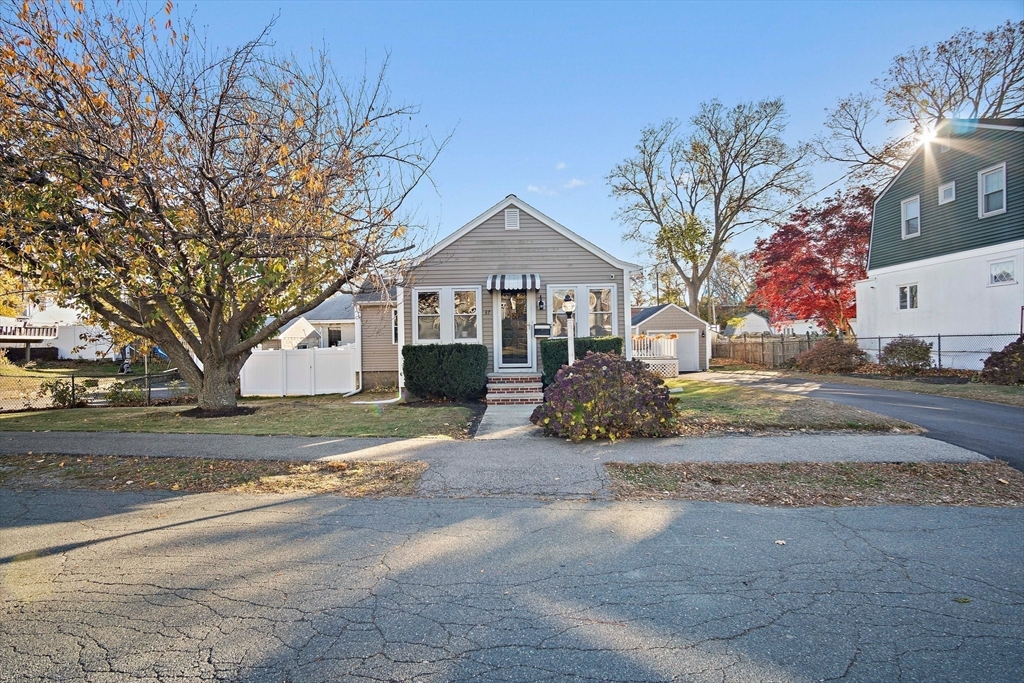 37 Pelican Rd