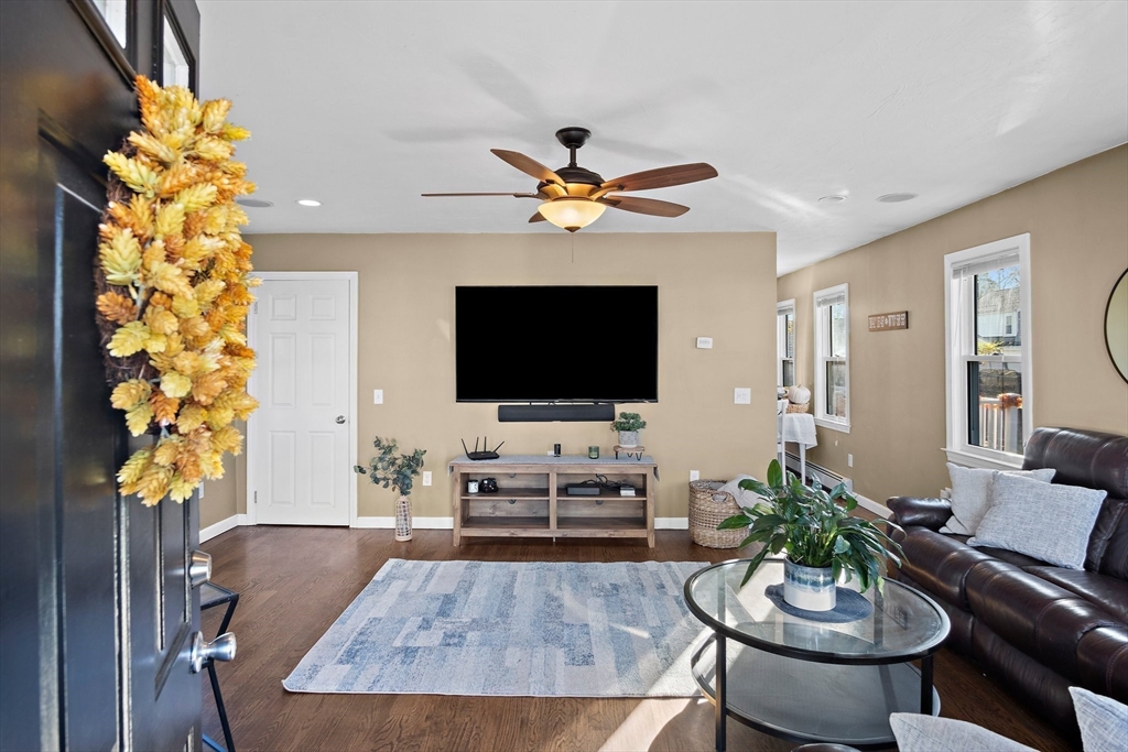 37 Pelican Rd