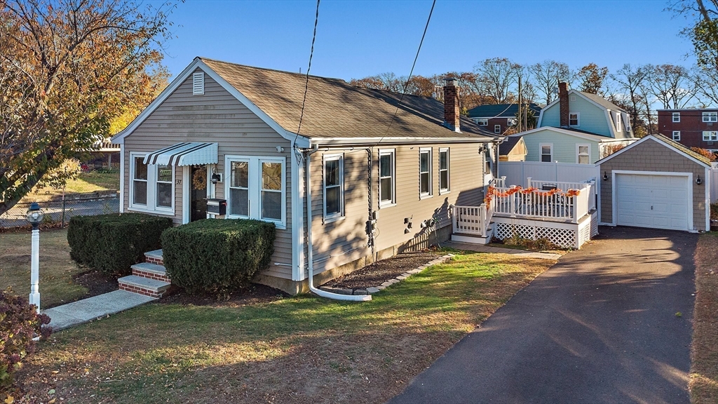 37 Pelican Rd