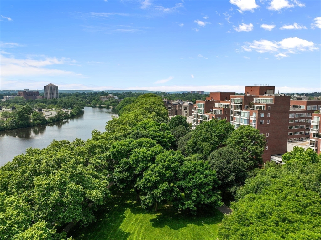975 Memorial Dr # 1008
