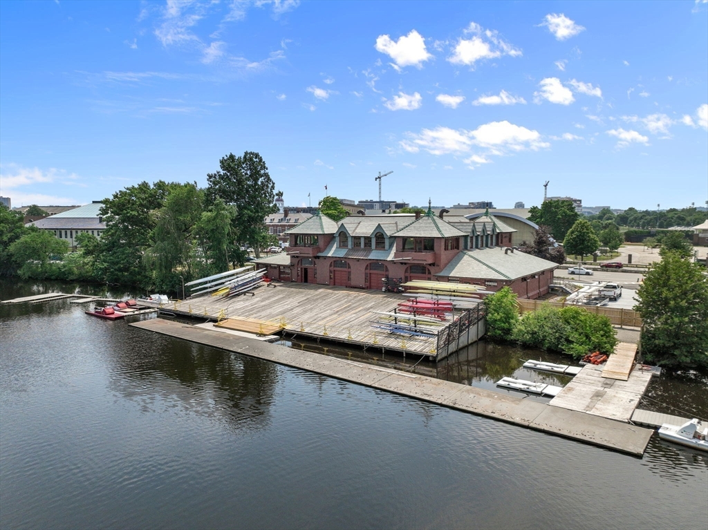 975 Memorial Dr # 1008