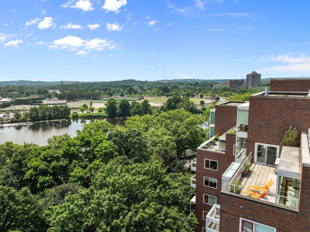 975 Memorial Dr # 1008