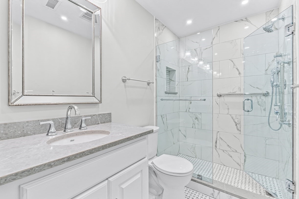 7 Wainwright Rd # 8