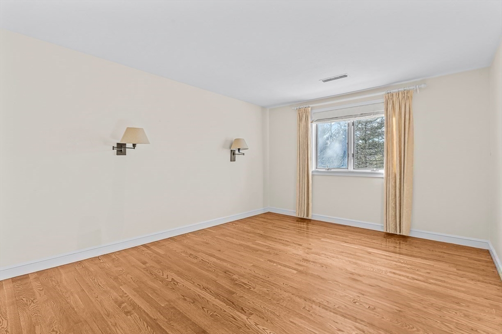 7 Wainwright Rd # 8