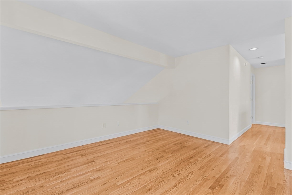 7 Wainwright Rd # 8