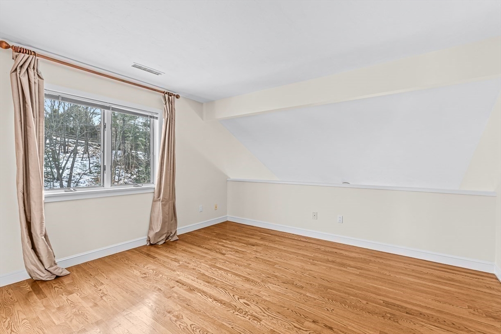 7 Wainwright Rd # 8