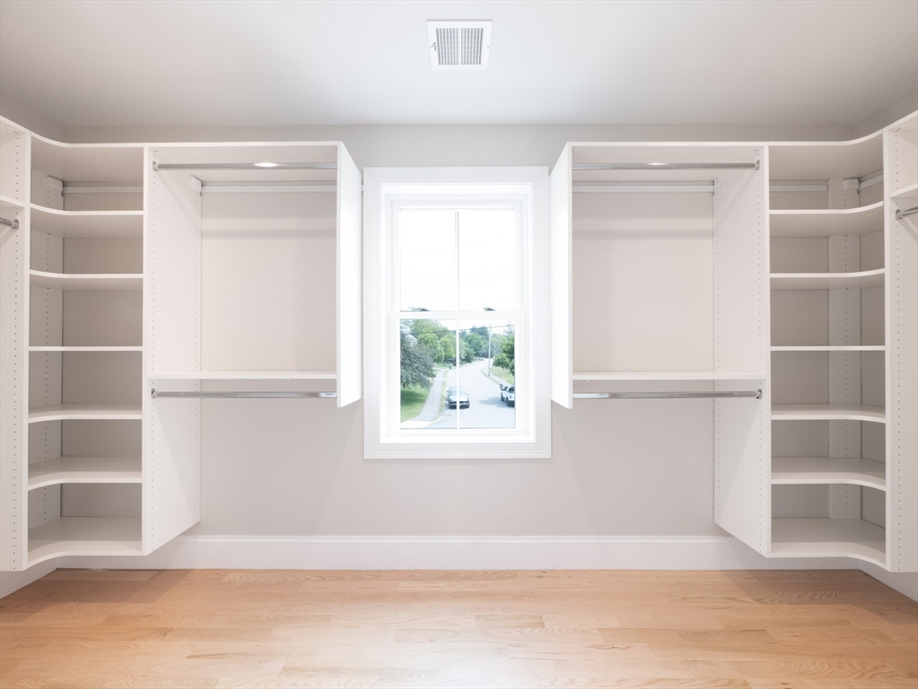 7 Brookdale Rd