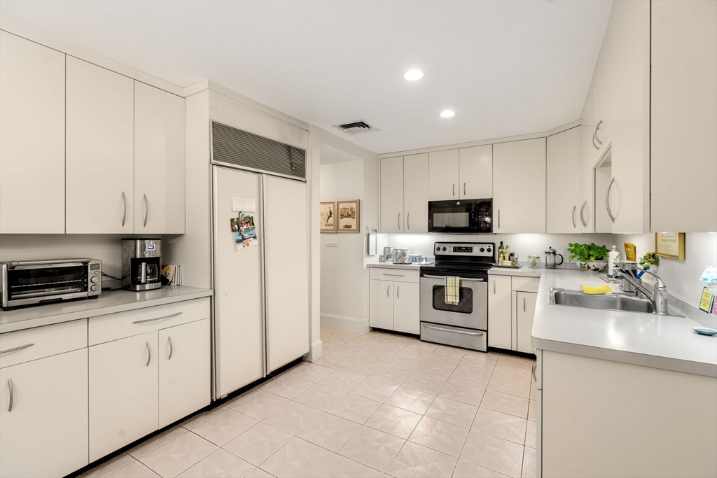 228 Allandale Rd # 1A