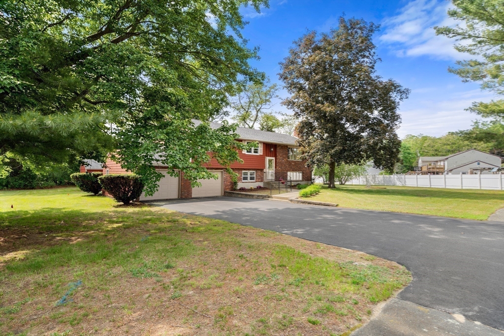 3 Biggar Ave