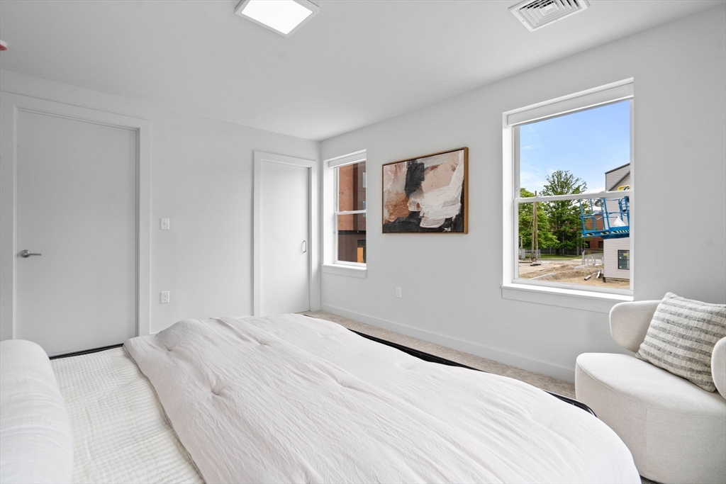 4B Lincoln St # 4B