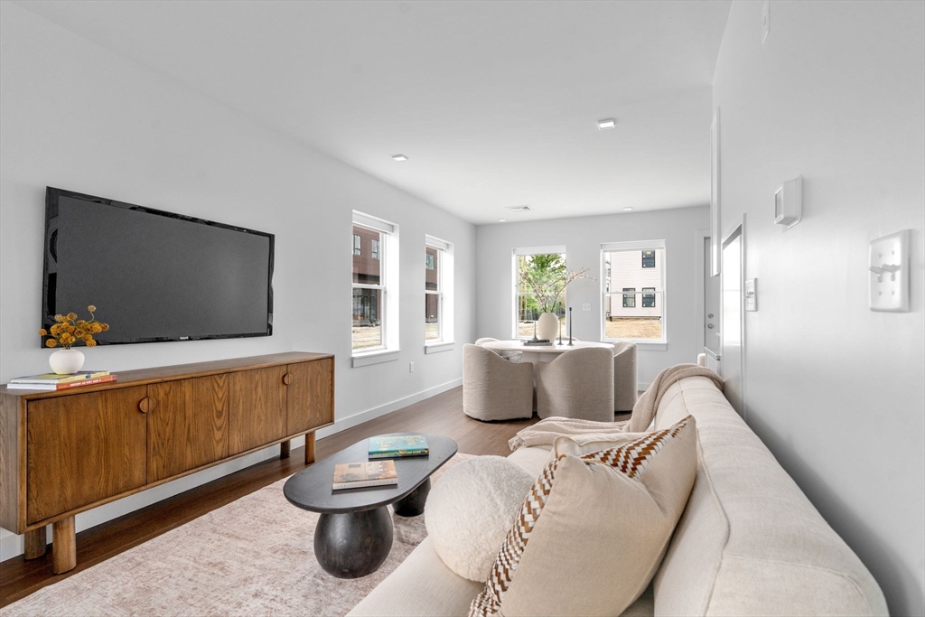 4B Lincoln St # 4B