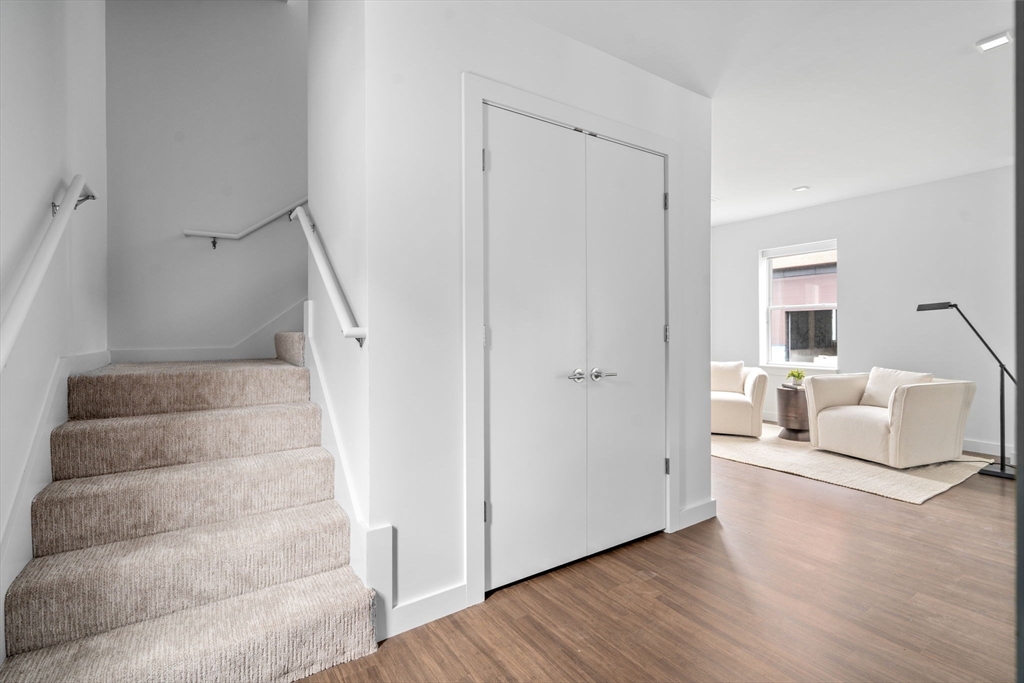 4B Lincoln St # 4B