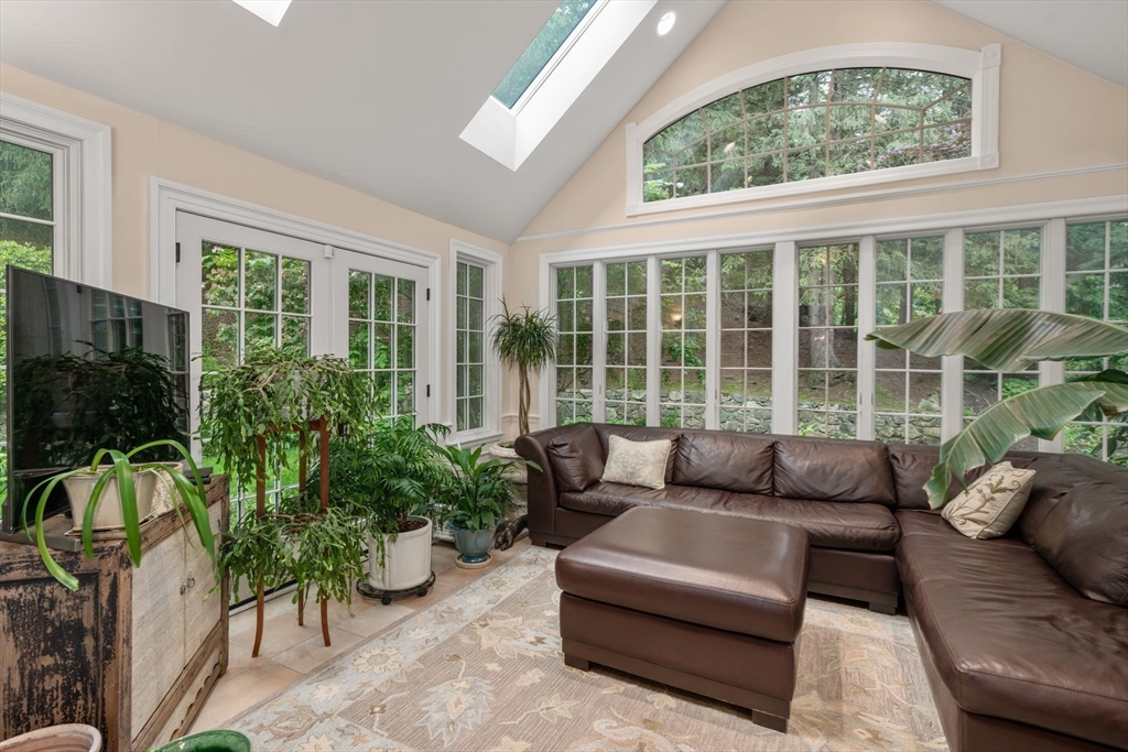 117 Deer Path Ln