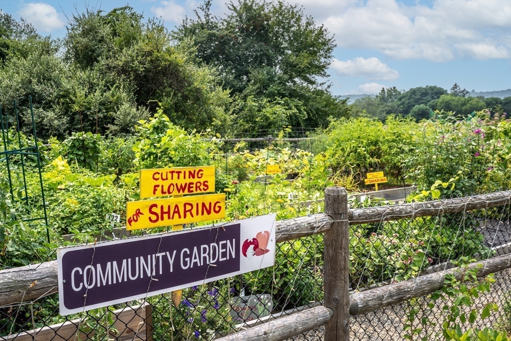 104 Brooksmont Dr # 104