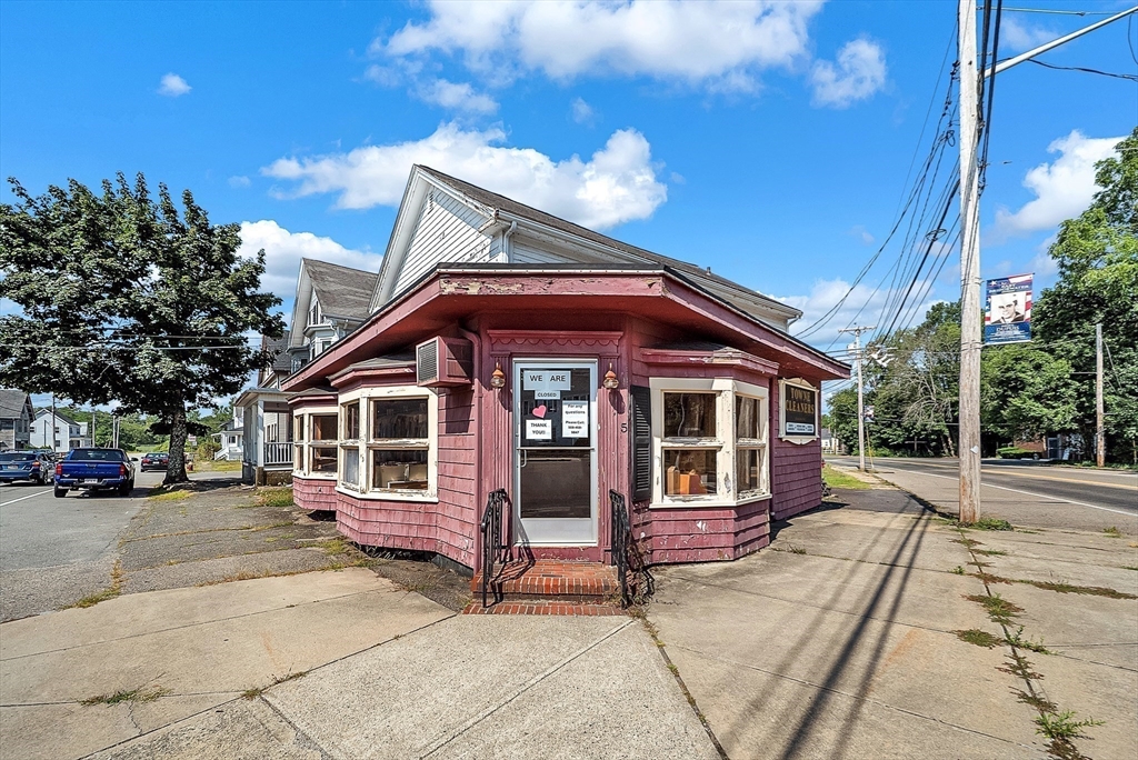 5 W Union St