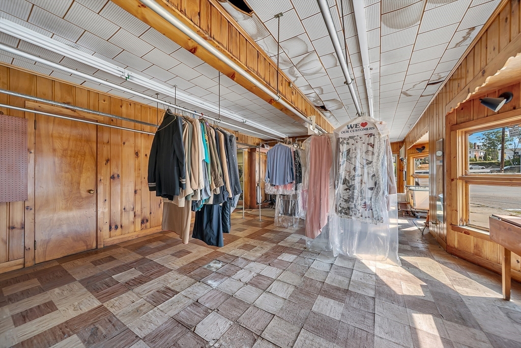 5 W Union St