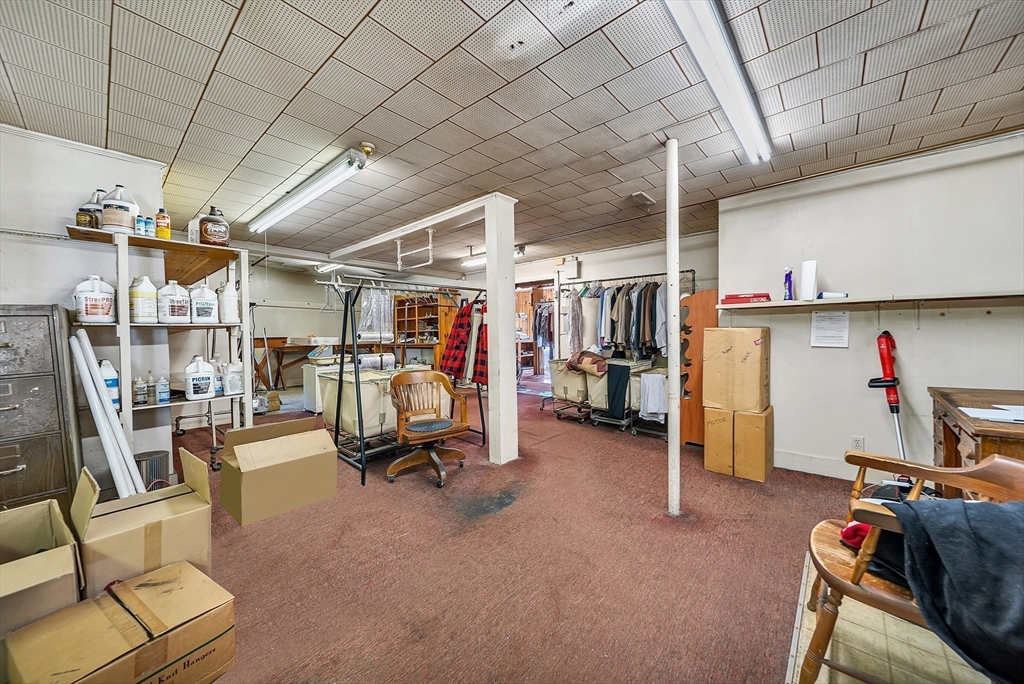 5 W Union St