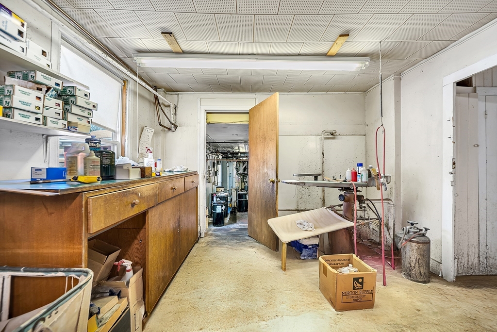 5 W Union St