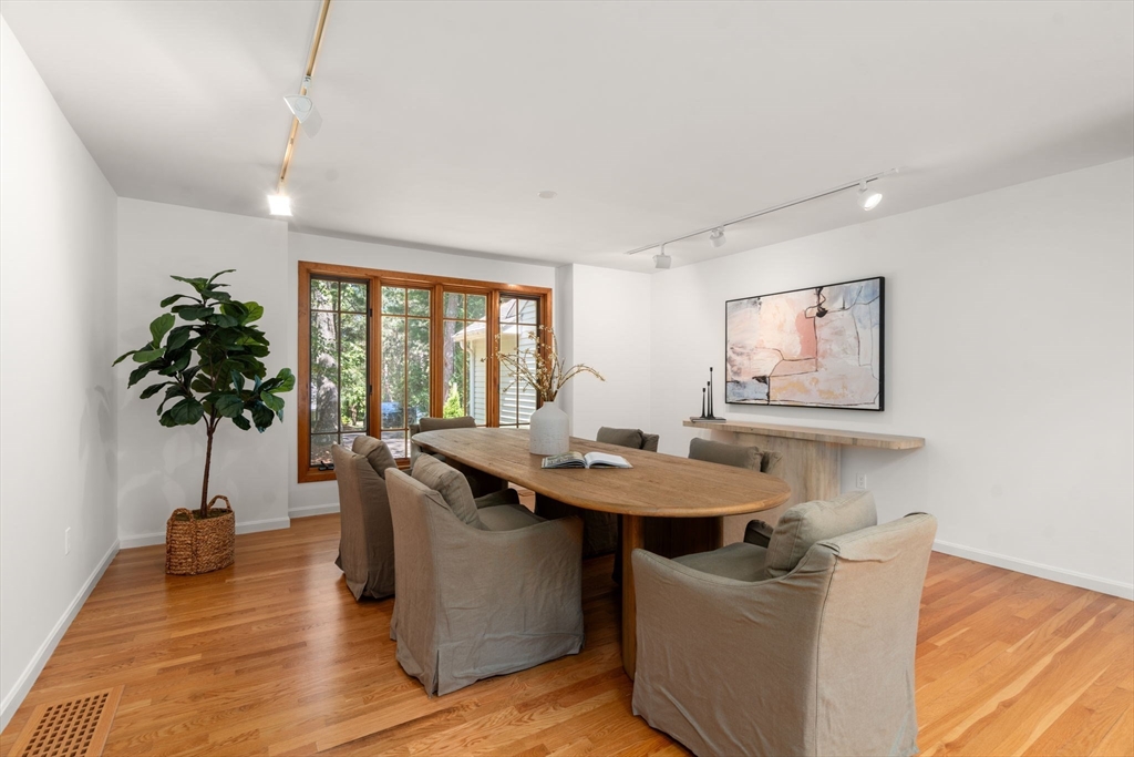 24 Oak Meadow Rd