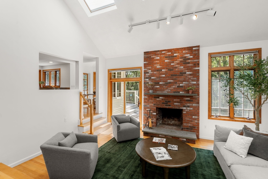 24 Oak Meadow Rd